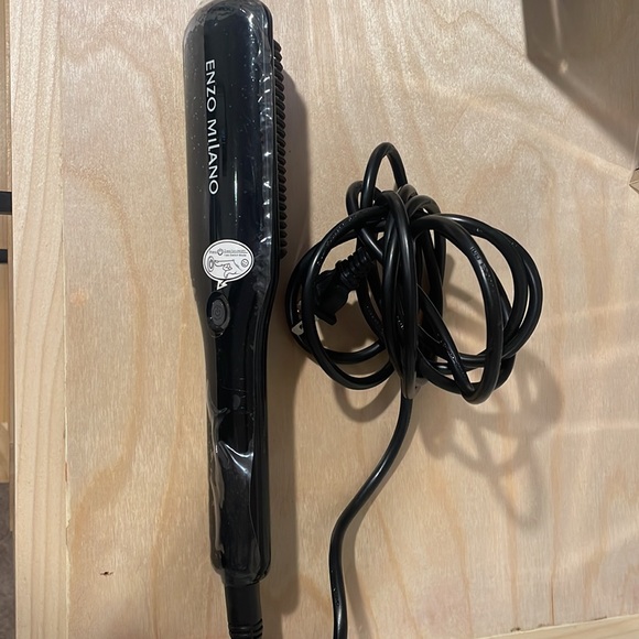 Straightening comb by Enzo Milano - Picture 2 of 4